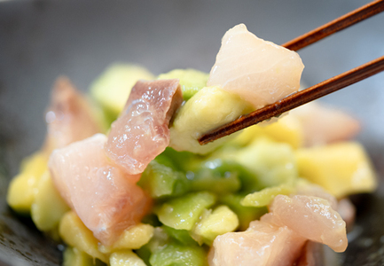 国産 朝〆ぶり アボカドポキ 80g×5個 養殖 ブリ 鰤 小分け サラダ ポキ丼 おつまみ 人気