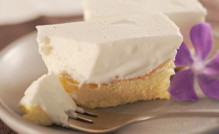 レアチーズとスフレのWチーズケーキ