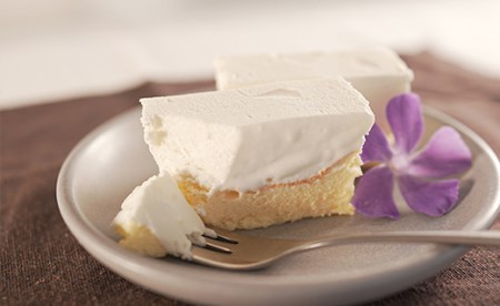 レアチーズとスフレのWチーズケーキ