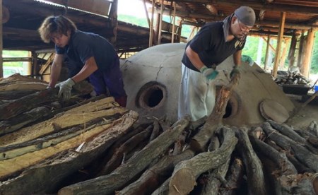 遠赤外線でぽかぽか!備長炭つぼ押し