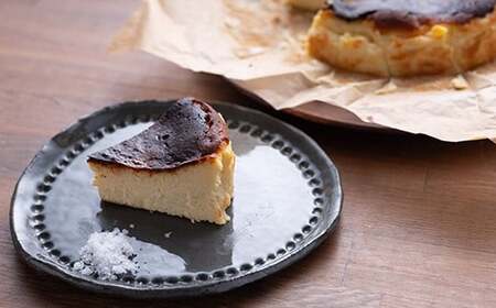 【訳あり】 土佐ジロー卵の濃厚バスクチーズケーキ 4個 ケーキ [1710]