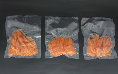 北海道日高産 秋鮭スモークサーモン切り落とし(150g×3P)[15-1468]