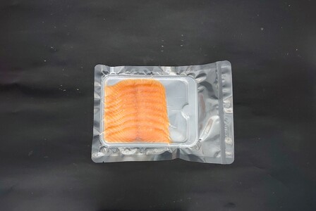 【時鮭スモークサーモン付】北海道日高産 塩いくら小分けパック(60g×14)[15-543]