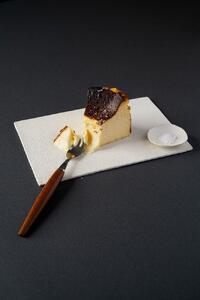【福岡市】博多の和食屋さんが作った塩バスクチーズケーキ　5号（15cm）