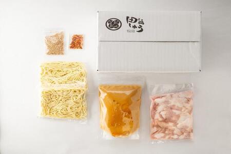 博多もつ鍋専門店 もつ鍋田しゅうのもつ鍋セット醤油味・味噌味 各2人前 食べ比べセット