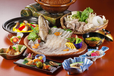 【福岡市】日本料理てら岡のお食事券【5,000円×9枚】※45,000円分