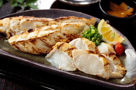 博多製造　”ふぐざんまい”(刺身、たたき、一夜干し、唐揚げ、鍋用切身、茶漬け）