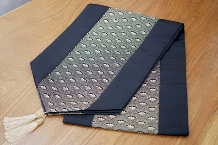 博多織テーブルランナー 華扇　桐箱入り