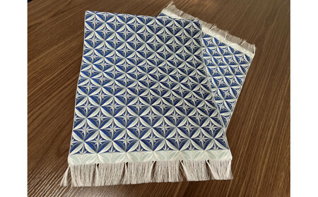 博多織テーブルランナー　切子柄（青）100cm×31cm