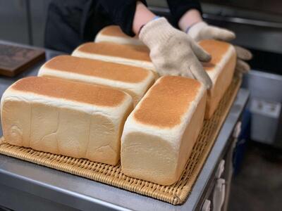 福岡市薬院の食パン専門店・パン屋むつか堂 高級食パンセット 角型食パン１本・つぶあん食パン１本　