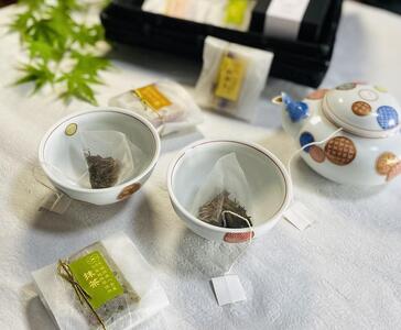 竹籠の博多ういろう（６種）と農薬不使用のお茶（煎茶とほうじ茶）の詰め合わせ ＜八女茶使用＞