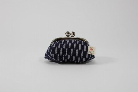 【メール便でお届け】久留米絣 福ふくがま口財布 （縞 あられ）_久留米絣 福ふくがま口財布 お財布 コンパクト 選べる デザイン 縞 あられ 赤白玉 口金式 かわいい レトロ レディース メンズ ユニセックス 伝統工芸 手作り がま口 財布 ファッション 小物 お取り寄せ 福岡県 久留米市 送料無料_Jk013