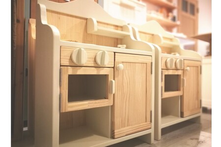 【手作り家具コロール】木製ままごとキッチン（ホワイト）【J3-003】木製 ままごと キッチン 誕生日 贈り物 プレゼント 思い出 デザイン こだわり 木工品 家具コロール