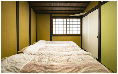 【1日1組一棟貸切】男ノ子焼の里 宿泊券（4名様まで） 【レターパック】 キャンプ 宿泊 素泊まり BBQ バーベキュー ゲストハウス 1棟貸し 4名様 お米付き 1日1組 限定 旅行 自然 アウトドア 福岡県 八女市 055-003