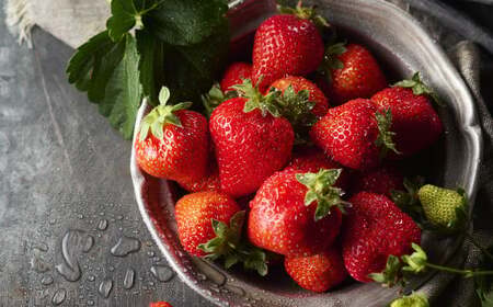 希少な地元産いちご 『みつのか』 280g×4パック 計1.12kg 【2025年12月下旬から2026年3月下旬発送予定】