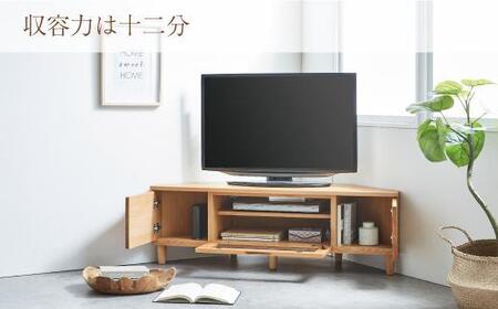 デッドスペースにうまくフィットし、空間を効率よく使えるTVボード