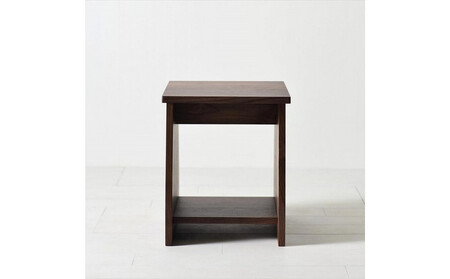 座面の下にモノが置けるシェルフスツール ウォールナット無垢材 ベンチの他に花台やステップ、ベッドサイドテーブルとしても使えます