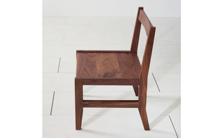 ダイニングチェア ウォールナット無垢材 シンプルでスタンダードな飽きのこないデザイン