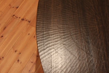 【異邦人 あぐら卓】★さざ波のような優しい表情を持ち、浮造り加工を施した独特の風合いを楽しめます