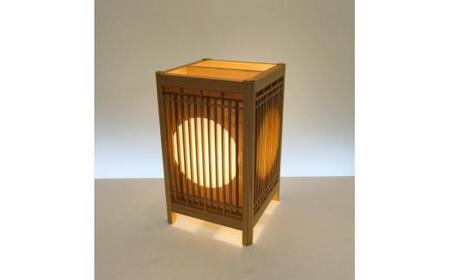 角行灯「匠」 Mサイズ 楮和紙 無地(晒)月 縦格子組子デザイン