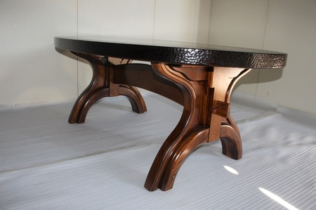 漆塗り触れ合い豆型テーブル（大）