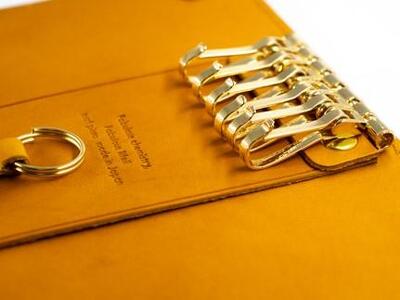 maf pinto レザーキーケース 本革 鍵入れ コンパクト マルチ カードキー イエロー