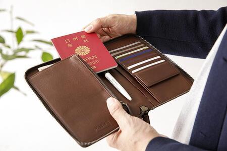 木のパスポートケース ナットバール