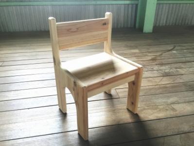 九州産杉のテーブル＆チェア　（子供用）