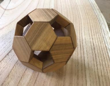 熊本県産山桜のサッカーボール型20ピースパズル