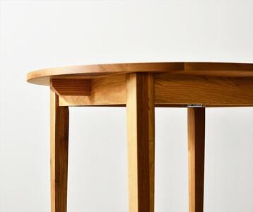 ＮＯ１ラウンドテーブル１２０　オーク　丸いテーブルでダイニングをカフェスペースに　オーク無垢材 円テーブル ダイニングテーブル