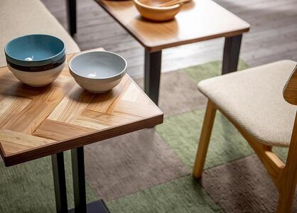 サイドテーブルCOZY（コージ―）天板矢貼り　大川家具