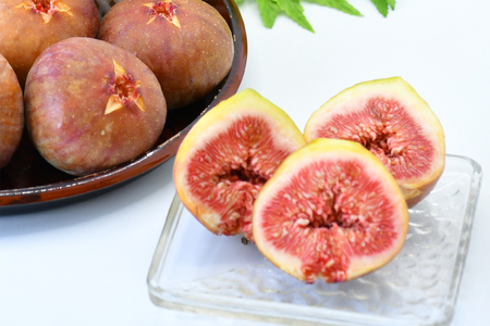 AO-024_【予約・令和８年夏発送】行橋産いちじく（蓬莱柿）約2.4kg （箱大 約 1.2kg ×2箱）