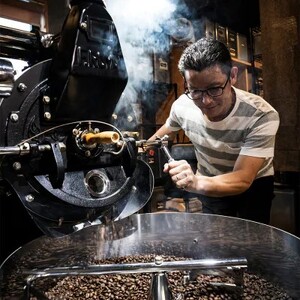 定期便 6ヶ月 黄金のバランス ブルーマウンテン (豆・増量)【ポスト投函】 2種 各200g