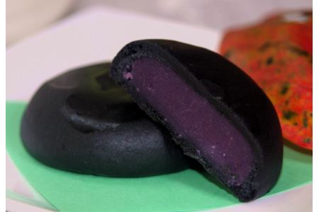 【先行受付】『筑紫野 初月』12個＋『紫芋の甘納糖』6袋 [菓子工房 小野農園 福岡県 筑紫野市 21760705]