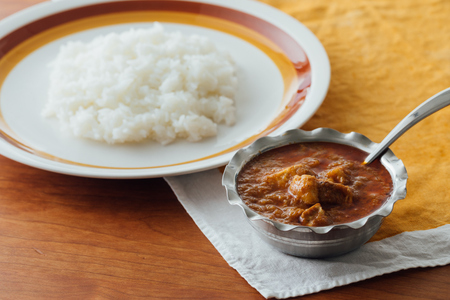 レトルトカレー 180g×3種 詰め合わせ (職人仕込みのバターチキンカレー & 辛口ビーフカレー & ポークビンダル) / キヨトク / 福岡県 筑紫野市 [21760416]