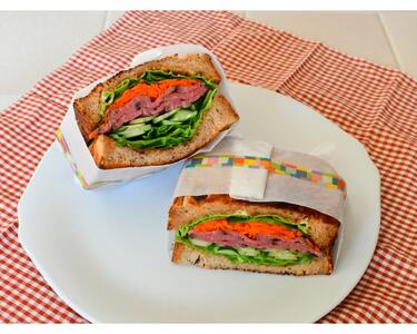 【えりも短角牛】ローストビーフ【er007-019】牛肉 牛 肉 お肉 ビーフ 牛もも肉 もも肉 ブロック 赤身 短角牛 ローストビーフ丼 ローフトビーフサンド オードブル 惣菜 クリスマス 冷凍 冷凍便 個包装 真空包装 真空パック 国産 北海道産 北海道 えりも町