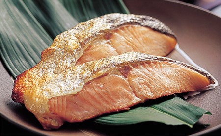 北海道 日高産 銀聖鮭の 定塩 熟成 フィレ 約1.5kg 魚貝類 サーモン 鮭