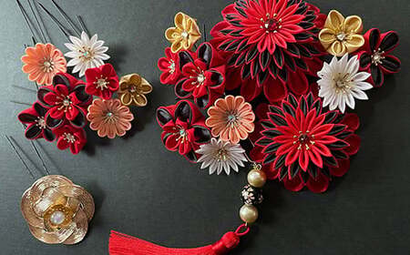 M553 【つまみ細工の髪飾り 唐紅】つまみ細工 髪飾り 絹100％ 成人式 七五三 結婚式 花 水引 絹 寿 唐紅 花 Uピン式 ヘアアクセサリー フラワー レッド 振袖向け 卒業式 和装 着物 アレンジ自在