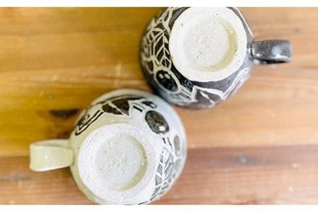 彫絵 ぶどう カップ ペア セット 《 糸島 》【てびねり舎（鎌田 恵子）】【いとしまごころ】コップ 食器 陶器 マグ [ARZ003]