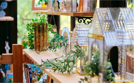 【ステンドグラスのある暮らし】クリスマスツリーランプ＜ウェーブGグラス工房＞那珂川市 ランプ[GAW015] 