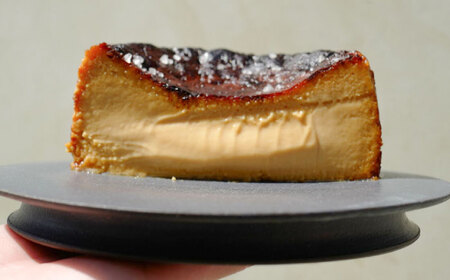 塩キャラメルバスクチーズケーキ 人気ケーキ おいしいケーキ お取り寄せ グルメ送料無料ギフト贈答 那珂川市 GEQ003