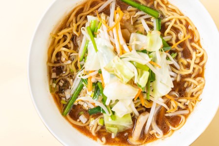 北海道産小麦 生ラーメン 3種 6食 醤油 塩 味噌 ギフトボックス 化粧箱入り