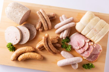 北海道産 ホエー豚 ハム ソーセージ ボロニア 7種 食べ比べ セット (1.45kg＋19本)