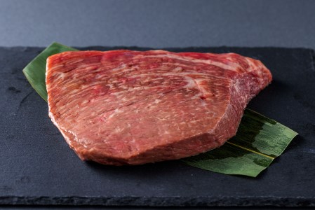 北海道産 黒毛和牛 こぶ黒 A5 厚切り モモ ステーキ 約 1.5kg