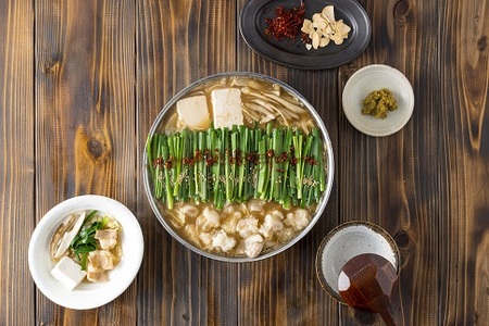 AG087.【博多菊ひら】厳選国産若牛もつ鍋3種食べ比べセット(九州醤油味・こく味噌味・辛味噌味各2人前)