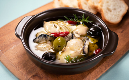 A1524.旬を急速凍結した濃厚な牡蠣（１ｋｇ）．バラ凍結．国産