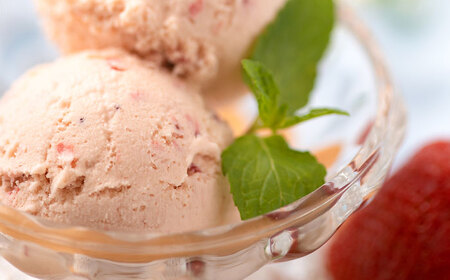 【2026年4月以降発送】あまおうジェラート1000ml ADBW016 アイス 大容量 いちご 