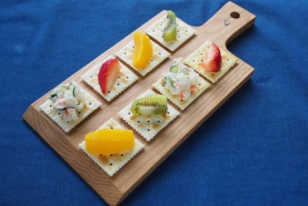 東峰木人作-楢のカッティングボードM(ナラ)長さ31.5cm×幅15cm H5