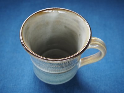 小石原焼藁白釉飛鉋マグカップ(太田熊雄窯) H29