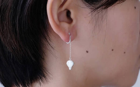 ぷかぷか浮かぶ気球と雲が可愛いシルバーイヤリング：B315-006